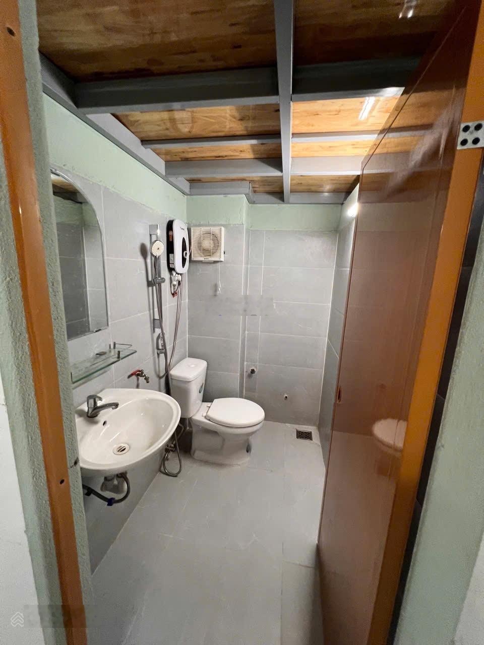 Căn hộ 12 phòng đường 7.5m thu nhập 30tr/1 tháng giá rẻ