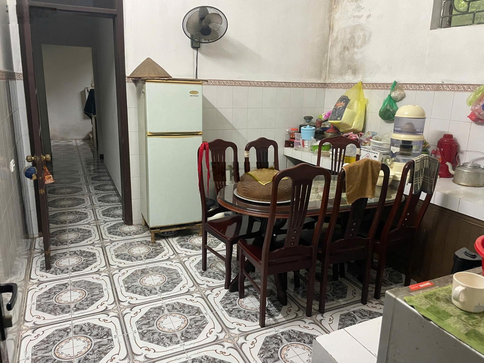 Chính chủ bán nhà Tam Trinh - Hoàng Mai - ô tô đõ cổng 53m2 3 tầng, giá 8.5 tỷ