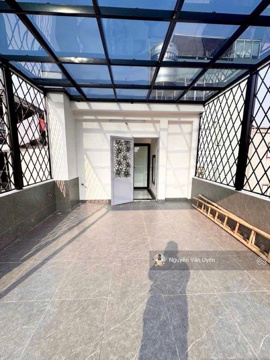 Hiếm. Nhà Đội Cấn, ngõ nông, sát phố, ô tô đỗ cạnh nhà, dân xây KCBT, sân xe, ở/kinh doanh, 43m2*5T