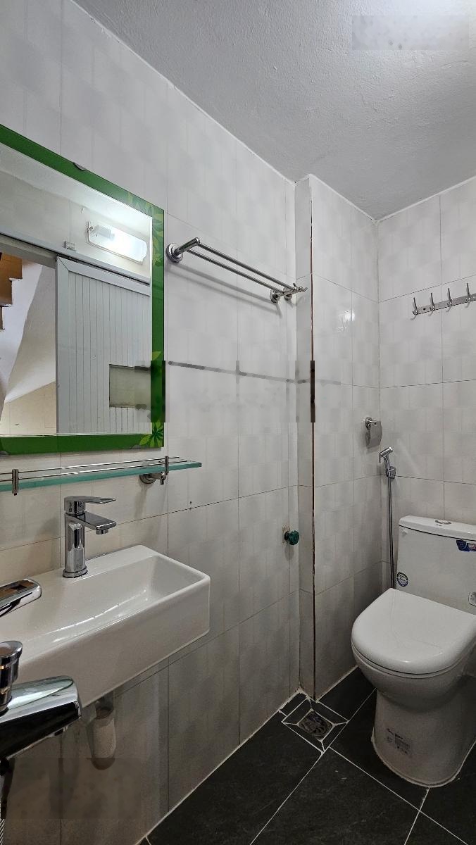 Bán NR 25m2 tại Kim Giang, 5 tỷ, 2PN, 2WC, 4 tầng, mặt tiền 3.2m, chính chủ, giá tốt