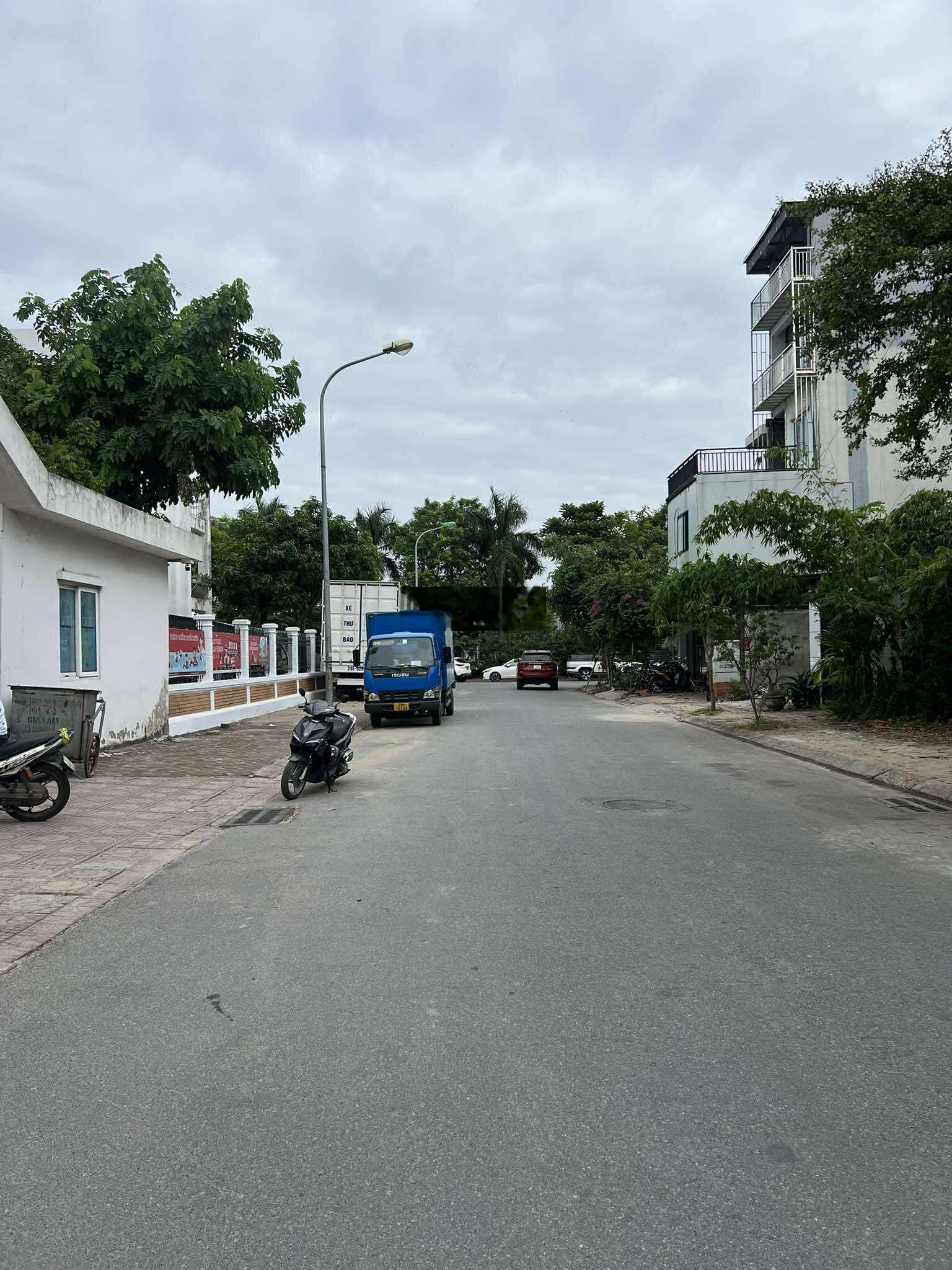 Chủ cần bán mảnh đất 236 m2 khu đô thị 31 ha - gia lâm, giá 145 tr/m2, lh 0985865658