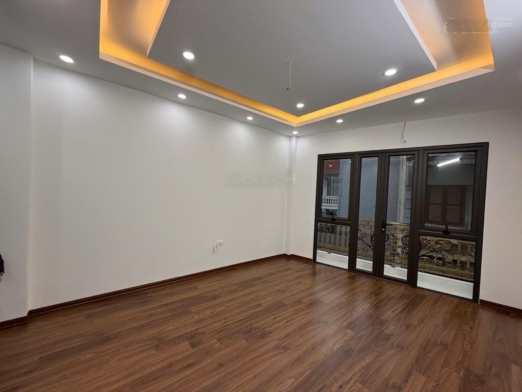 Bán nhà Nguyễn Chính - Tân Mai - oto dừng đỗ - DT 40m2 - full nội thất - ở ngay. Giá bán 9.45 tỷ