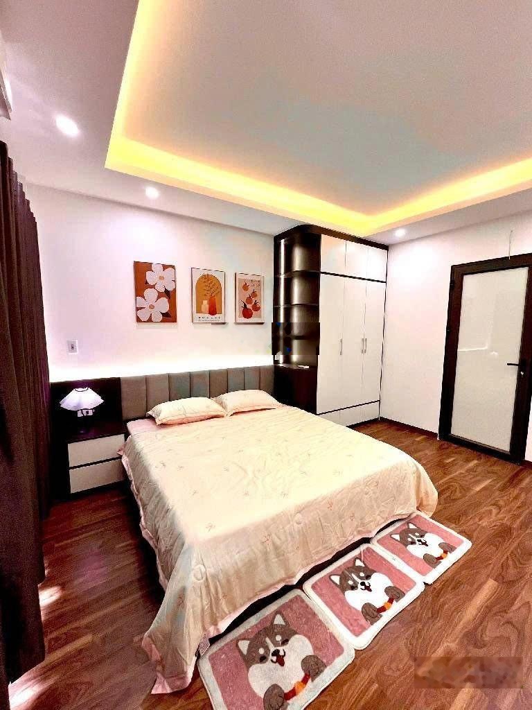 NHỈNH 9 tỷ sở hữu nhà Lõi ĐỐNG ĐA, DT: 36m2 x 5 Tầng, Thang máy ÔTÔ cách nhà 20m, Full nội thất.