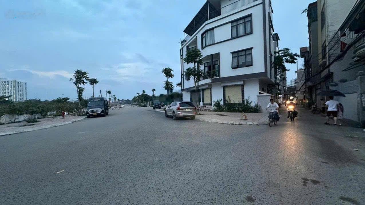 Bán nhà tđc ngọc thụy|vỉa hè 2 bên|ô tô tránh|vị trí kinh doanh