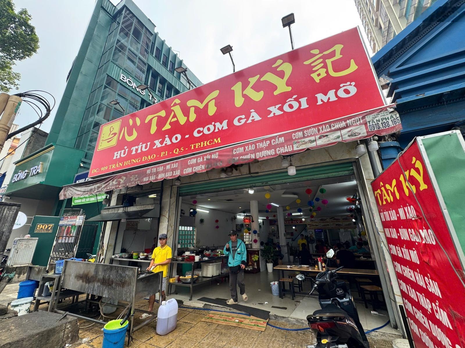 Cần bán gấp nhà góc 2 MT Trần Hưng Đạo, Lê Hồng Phong, cách chợ Bến Thành 5 phút di chuyển