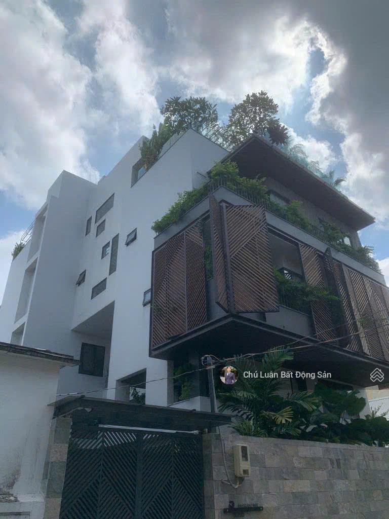 Bán biệt thự khan hiếm Tú Xương, Quận 3. DT: 145m2 (9x16m), 5 tầng, full nội thất, ở ngay. 62 tỷ