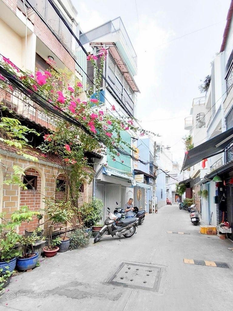Chủ giảm giá bán gấp nhà hẻm xe hơi lạc long quân - 60m2 - chỉ còn nhỉnh 7 tỷ