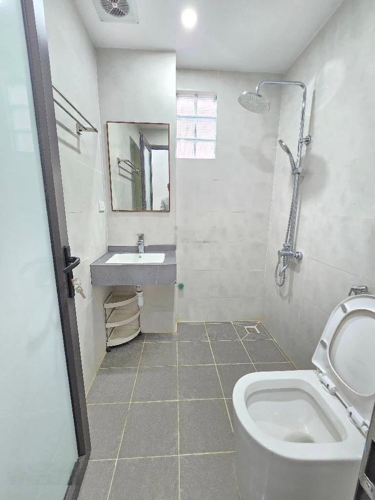 Siêu phẩn 2 mặt tiền thường tín dt50 m2 giá 4 tỷ ô tô ngũ trong nhà . nhà 5 tầng 2 mặt ở kinh doanh