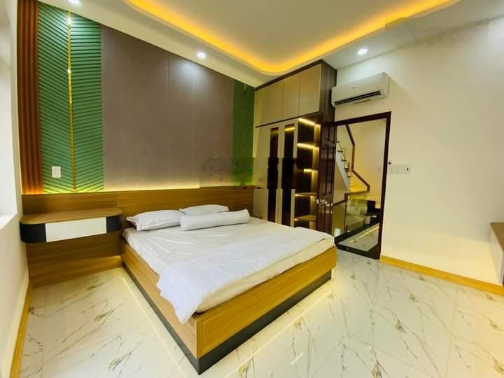 Chủ gửi cần bán gấp nhà 81m² - Đ. Lạc Long Quân, P. 5, quận 11 đã có sổ mua bán sang tên ngay