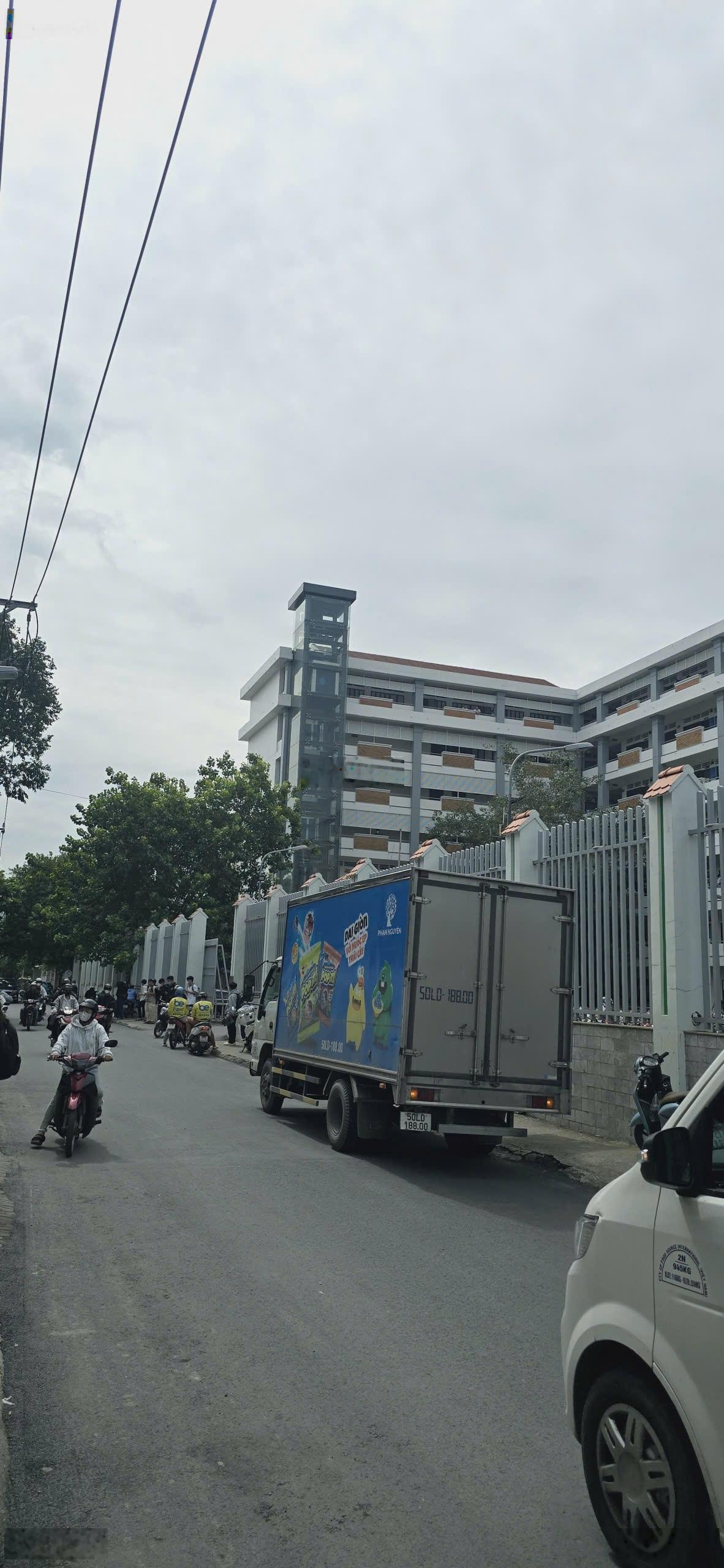 Hiếm gặp 25.5 tỷ: Nhà cấp 4 đường 12 khu Trần Não, 9.7x15.5m. CTXD hầm, 6 tầng