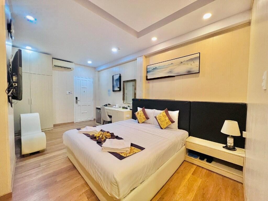 Dòng tiền 8%/năm, Bán khách sạn 50PN ngay Trần Văn Giàu - 20x20m, hầm 6 tầng, DT 400tr/th - 60 tỷ