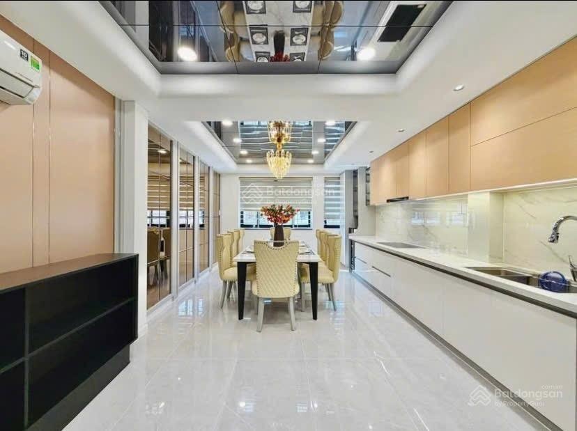 Bán nhà Tô Hiến Thành, Q.10. DT 68m2, 3 lầu. HXH vô nhà (5PN). Đang cho thuê 18tr/th