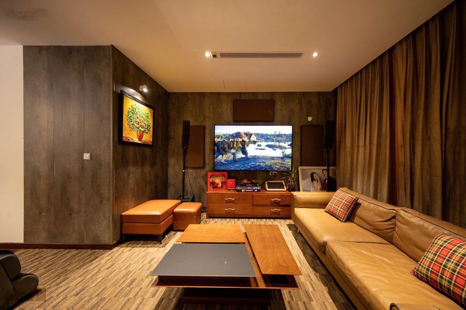 Bán BT Anh Đào 10, diện tích 260m2 XD 352m2, hướng TN giá 100 tỷ LH: 0987788878