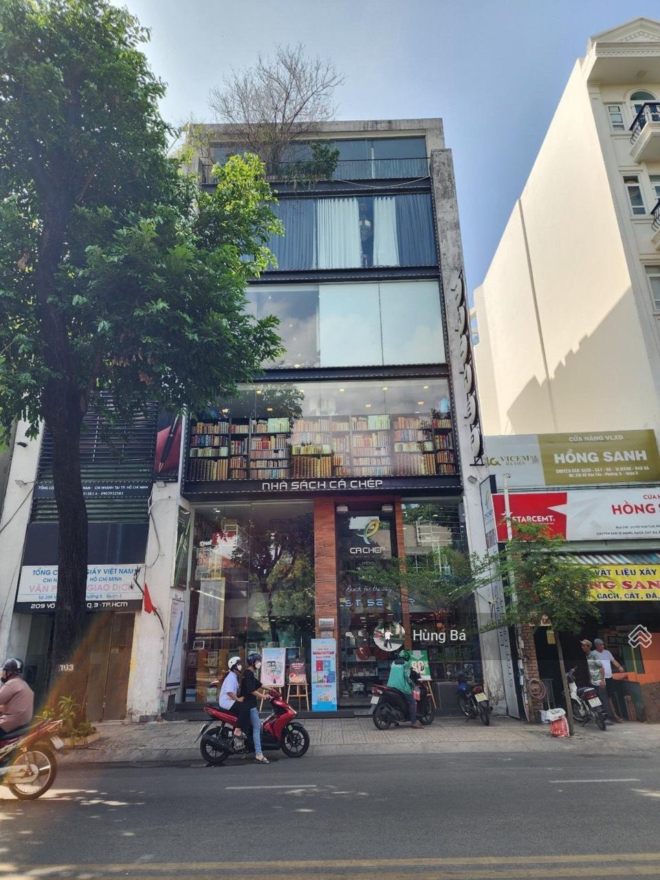 Siêu phẩm sân bay! Bán nhà 4 tầng mặt tiền Trường Sơn - DT: 10 x 22m - HĐT: 160tr/th. Giá 42 tỷ