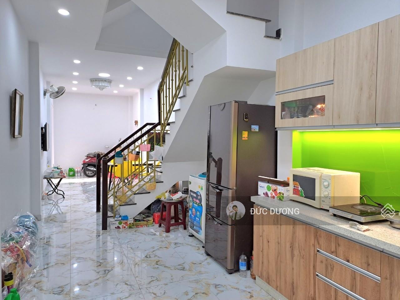 Sốc 108tr/m2! Nhà 4 tầng ở ngay hẻm đẹp Phan Đăng Lưu, DT 83.4m2 - 5 phòng mới + 5WC. Chỉ 9 tỷ TL