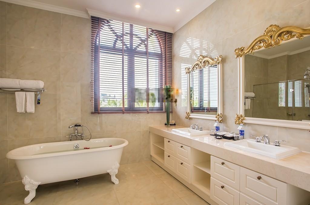 Chính chủ gửi bán căn biệt thự 3PN view biển giá 9,5 tỷ và căn 4PN view hồ ngay sát biển 9.6 tỷ