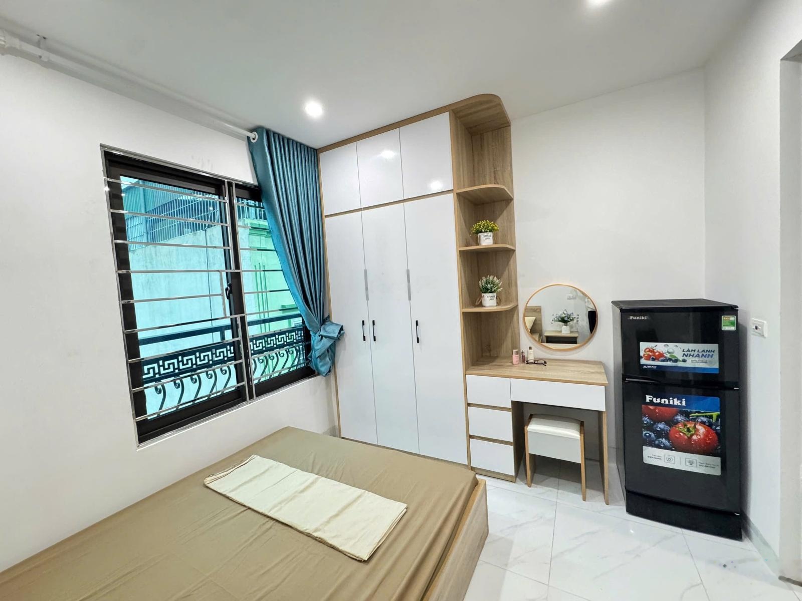 Bán gấp căn hộ dịch vụ 22p khép kín Phú Diễn, 3 nhà ra mặt ô tô tránh, đông sinh viên