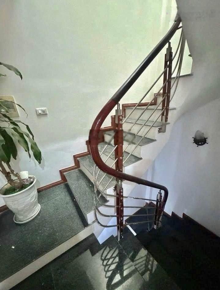 Bán nhà Yên Hòa 6 tầng ở ngay trước tết 45m2, 4pn, ngõ ô tô tránh hơn 9 tỷ