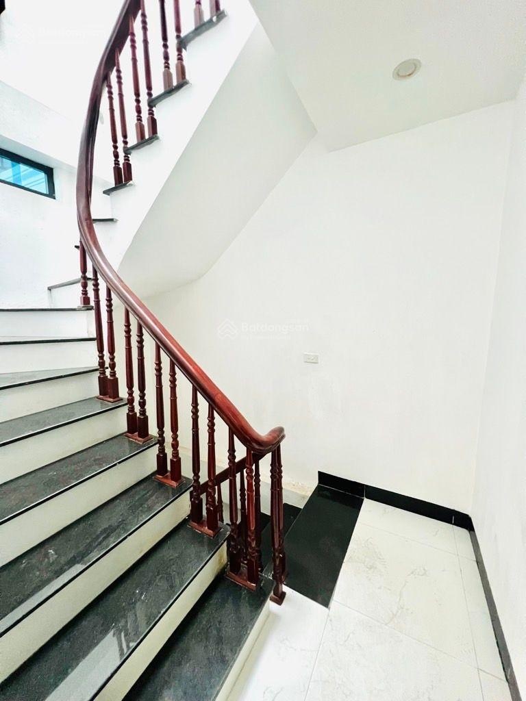 Bán nhà Tam Trinh 40m² x 6T, MT 6m hiếm, 50m ra phố, đón đầu quy hoạch, 8.36 tỷ