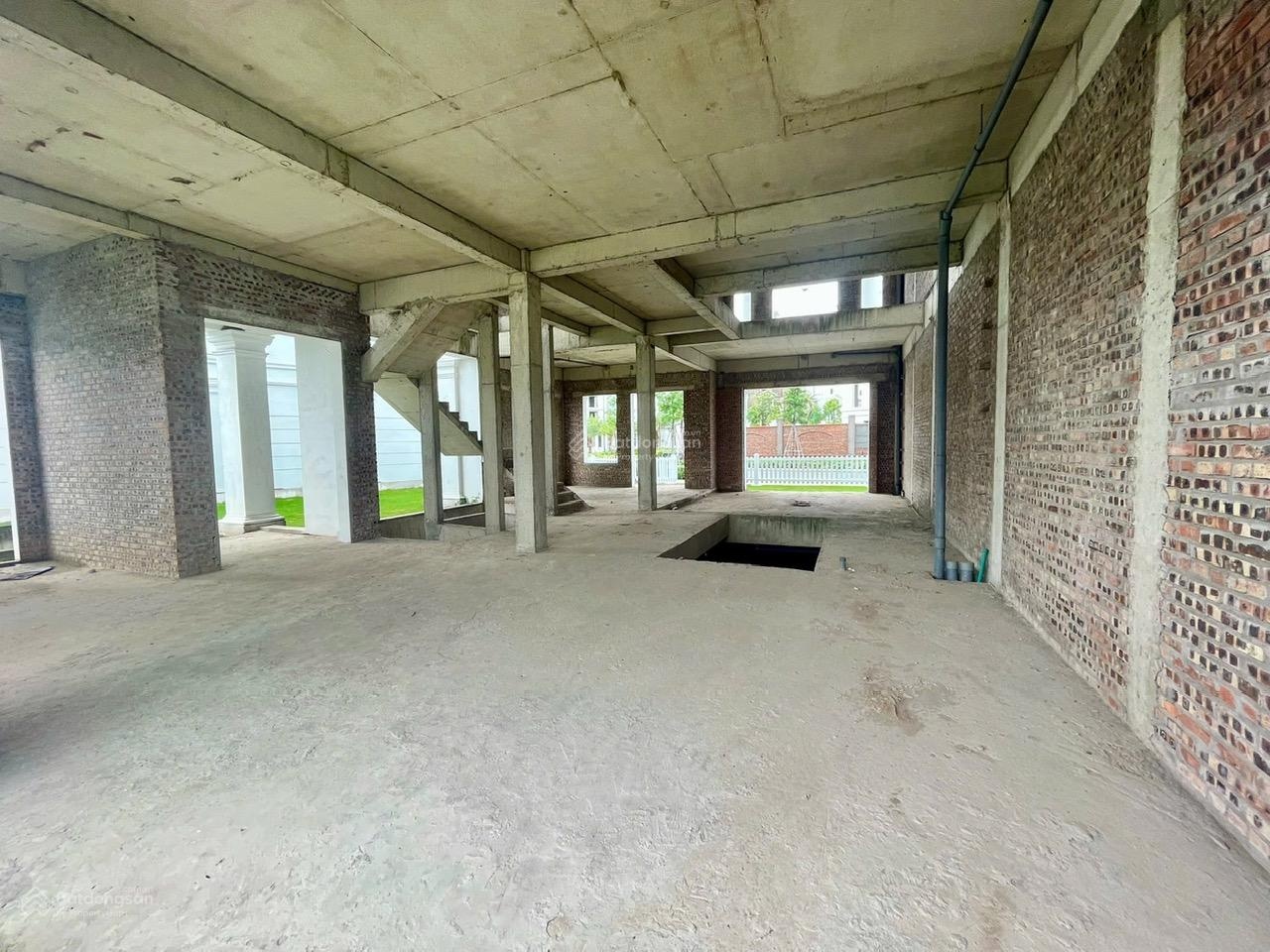 Bán nhanh BT Long Biên Golf Villas hướng TB-ĐN,338m2,có hầm,căn thô,XD 768m2,view vườn hoa,126tỷ