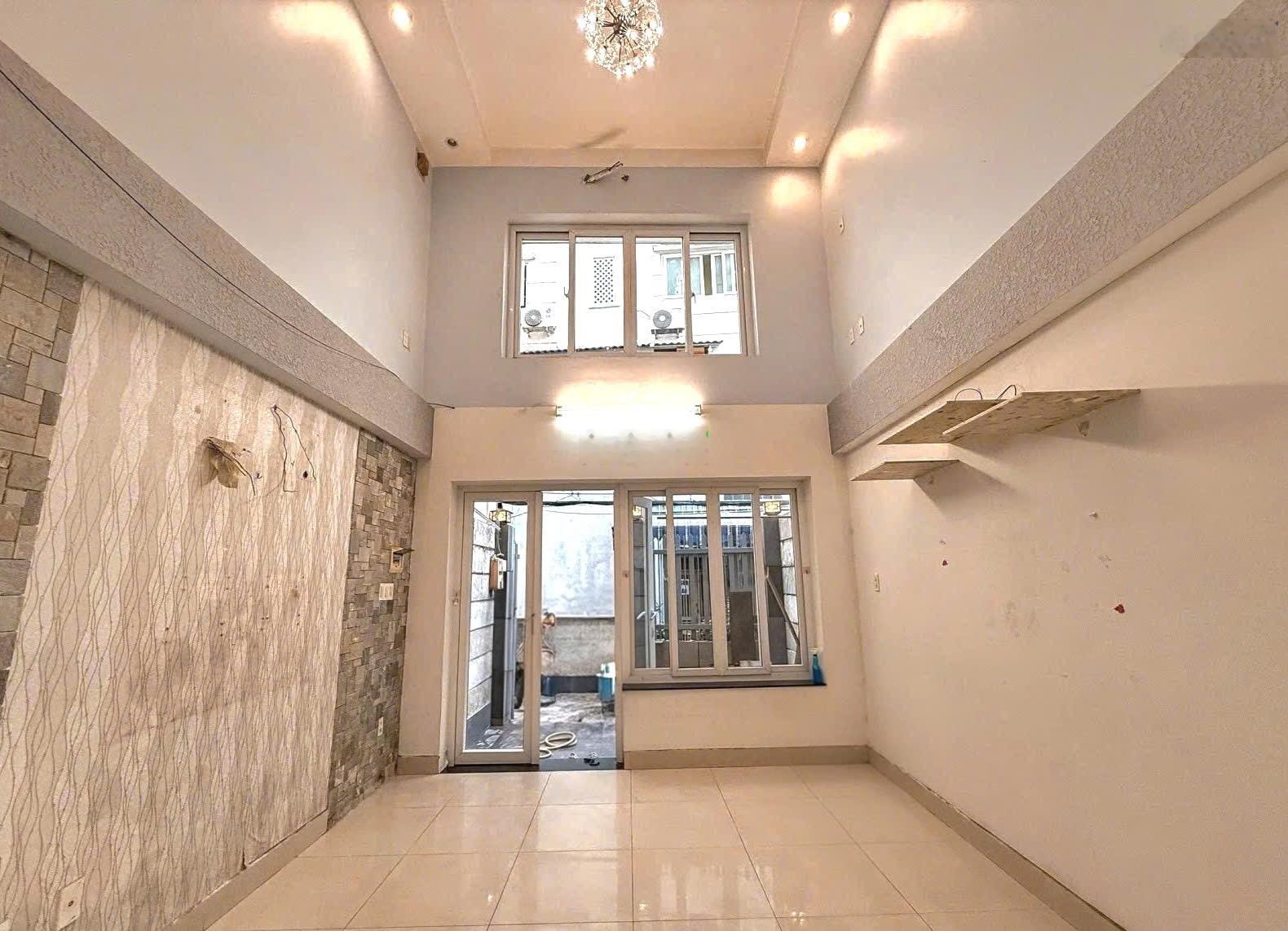 Sát Phú Nhuận, Bình Thạnh, bán nhà Gò vấp HXH ke BV 175, 4mx14m, 5 tầng 5PN (dễ mở 8PN) chỉ 7, x tỷ