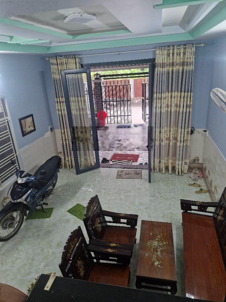 Bán nhà hẻm nhựa 6m, đường Lê Văn Lương, Nhà Bè 5x20m, 2 tầng, 1 sân thượng, giá 4,9 tỷ.