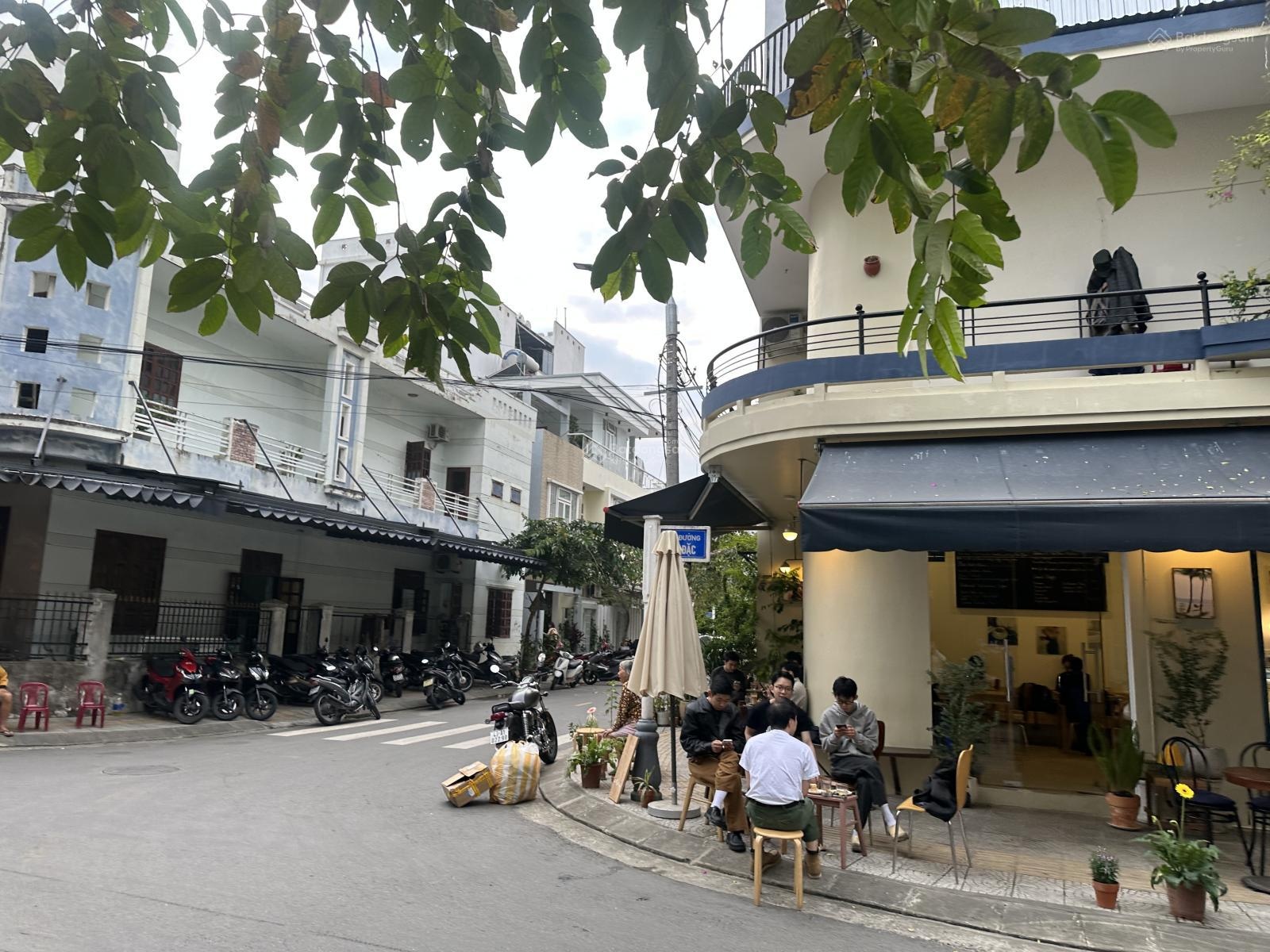 1 căn duy nhất cắt lỗ góc 2MP 3T 5PN full NT kiên cố 105m2 MT6m sát bãi biển+CV sẵn 50tr/tr Phố Hàn