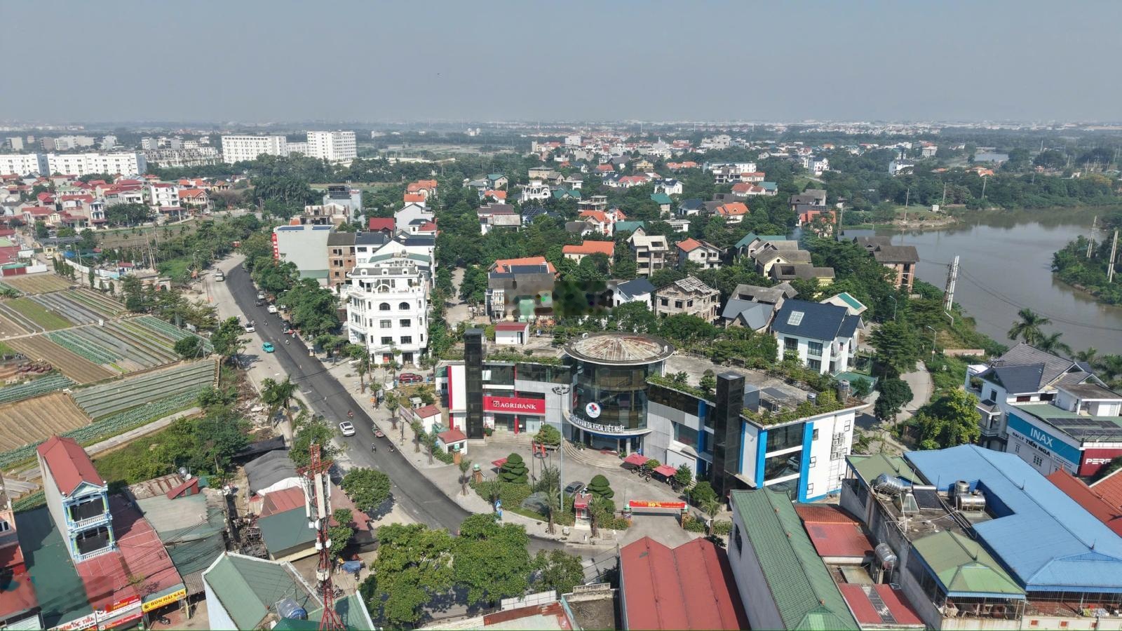 Chính chủ bán gấp 354 m2, kinh doanh sầm uất, tiện ích bao la, nhà 3 tầng sổ đỏ sang tên chính chủ