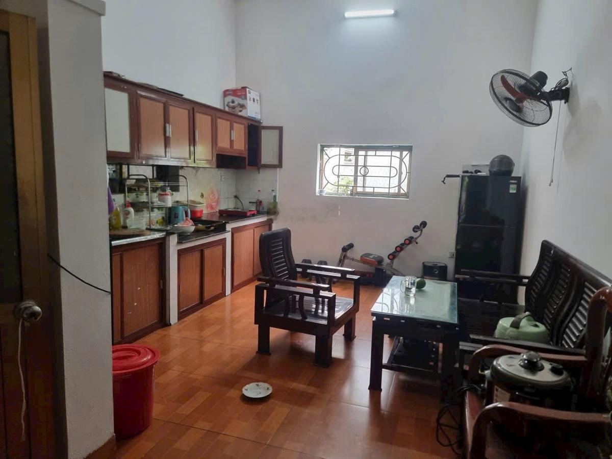 Bán nhà long biên , view sân chơi , vườn hoa , oto đỗ ngày đêm , nhà tràn ngập ánh sáng tự nhiên