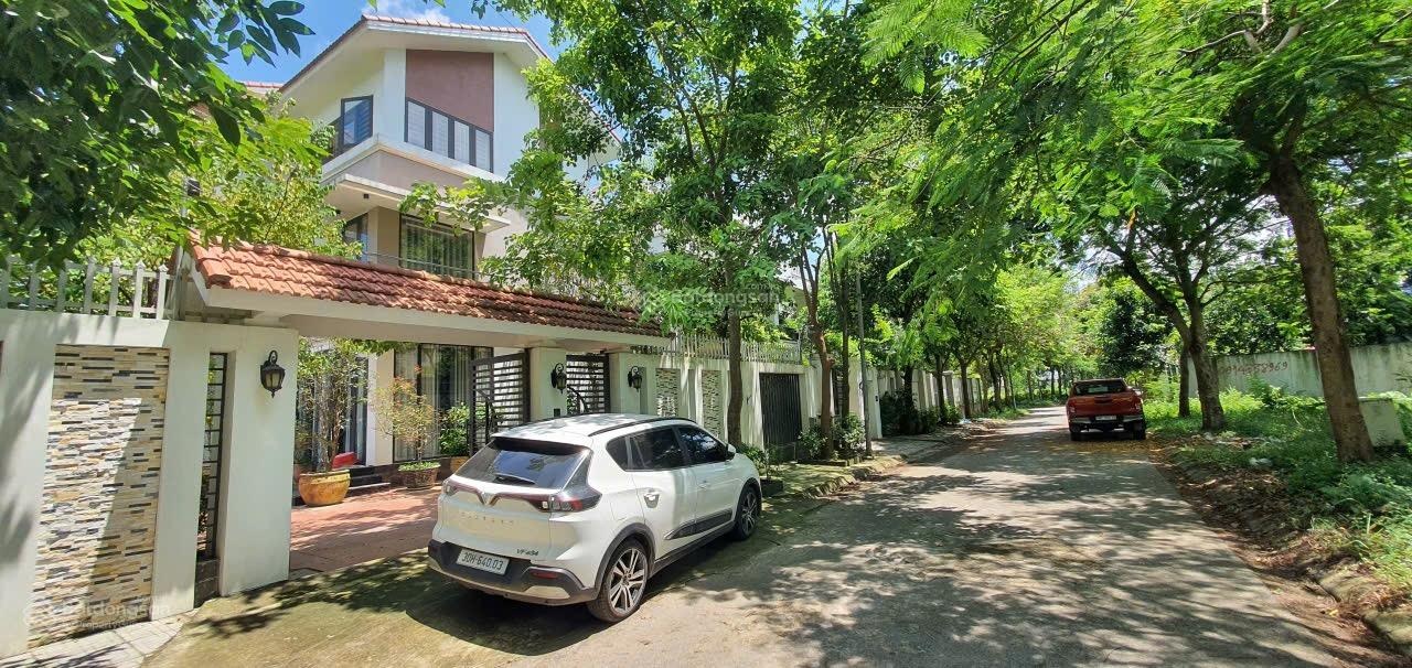 Chính chủ vào sài gòn sinh sống chuyển nhượng gấp căn biệt thự 298 m2 tại khu đô thị hà phong .