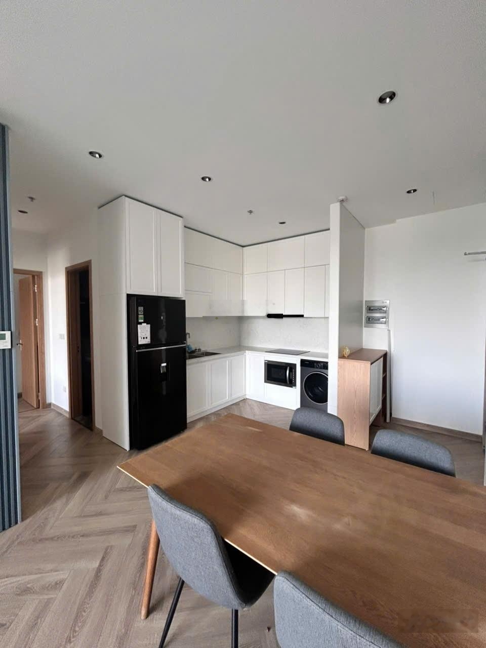 Bán căn hộ 2 p ngủ, 68m2 sử dụng, đủ đồ - Trung tầng Thủy Tiên Khu đô thị Ecopark - Giá 5 tỷ x