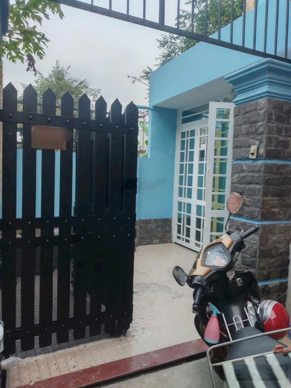 Nhà lầu 3 phòng ngủ. Gần mặt tiền đường 11 Tam Bình. Gần vòng xoay Gò Dưa. Siêu thị CoopMart