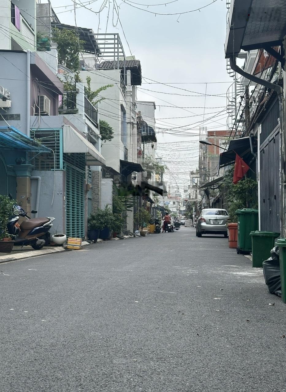 Nhỉnh 8. X tỷ hiếm MT - gần Luỹ Bán Bích - Nguyễn Sơn - 3 tầng - 4x20m - tiện ích xung quanh đầy đủ