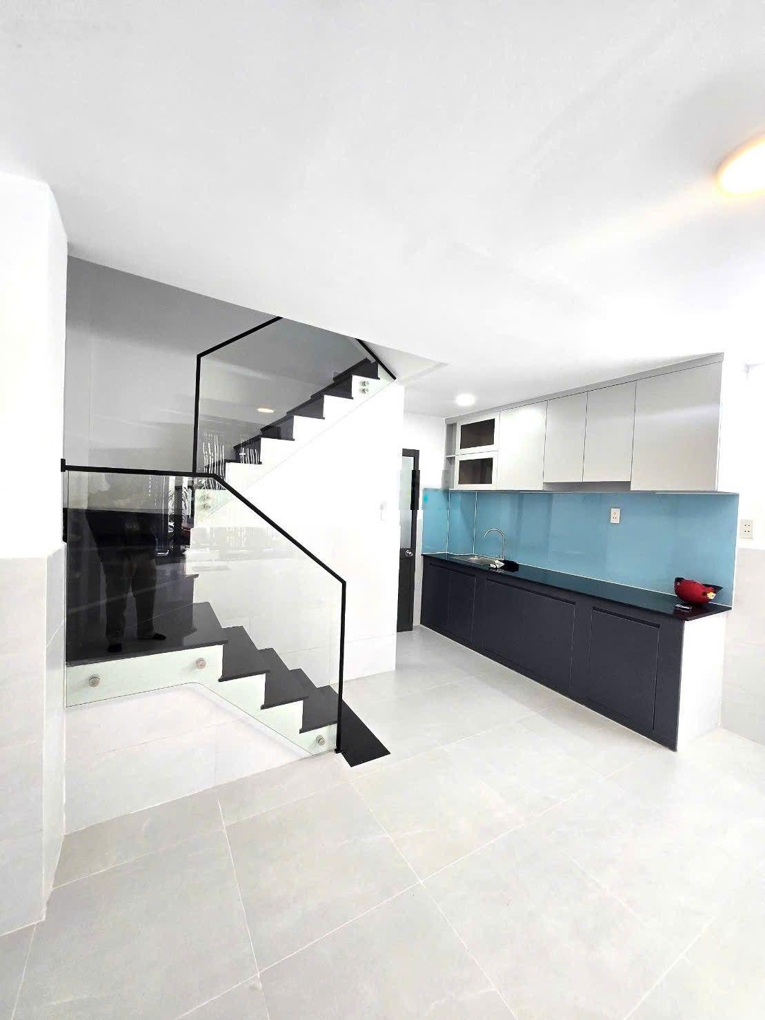 Bán nhà HXH Vườn Lài - Tân Phú, 3 tầng - nhà đẹp, giá 6,55 tỷ