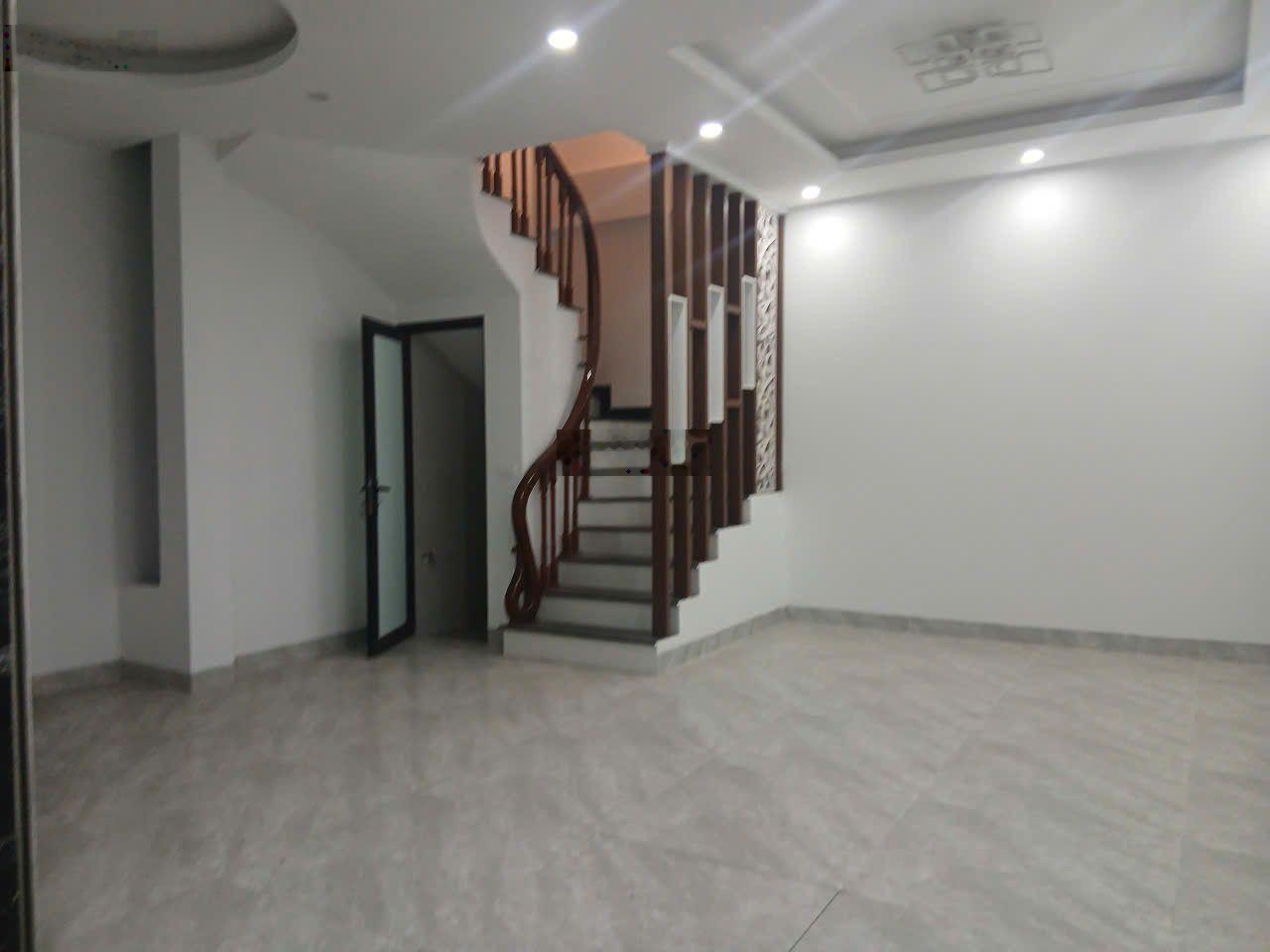Bán nhà Đại Linh, nhà đẹp đón tết, 46m2, MT rộng, sân để xe riêng, ngõ nông, ô tô gần, giá 8.4 tỷ