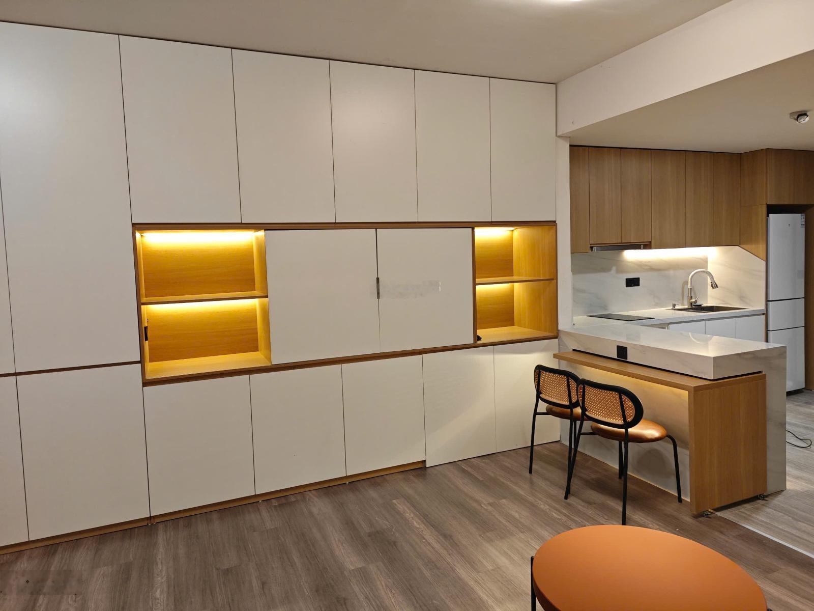 Bán tập thể tầng 1 Mai Dịch DT 50m2, có chỗ để ô tô kd tốt nhà đẹp giá 3 tỷ