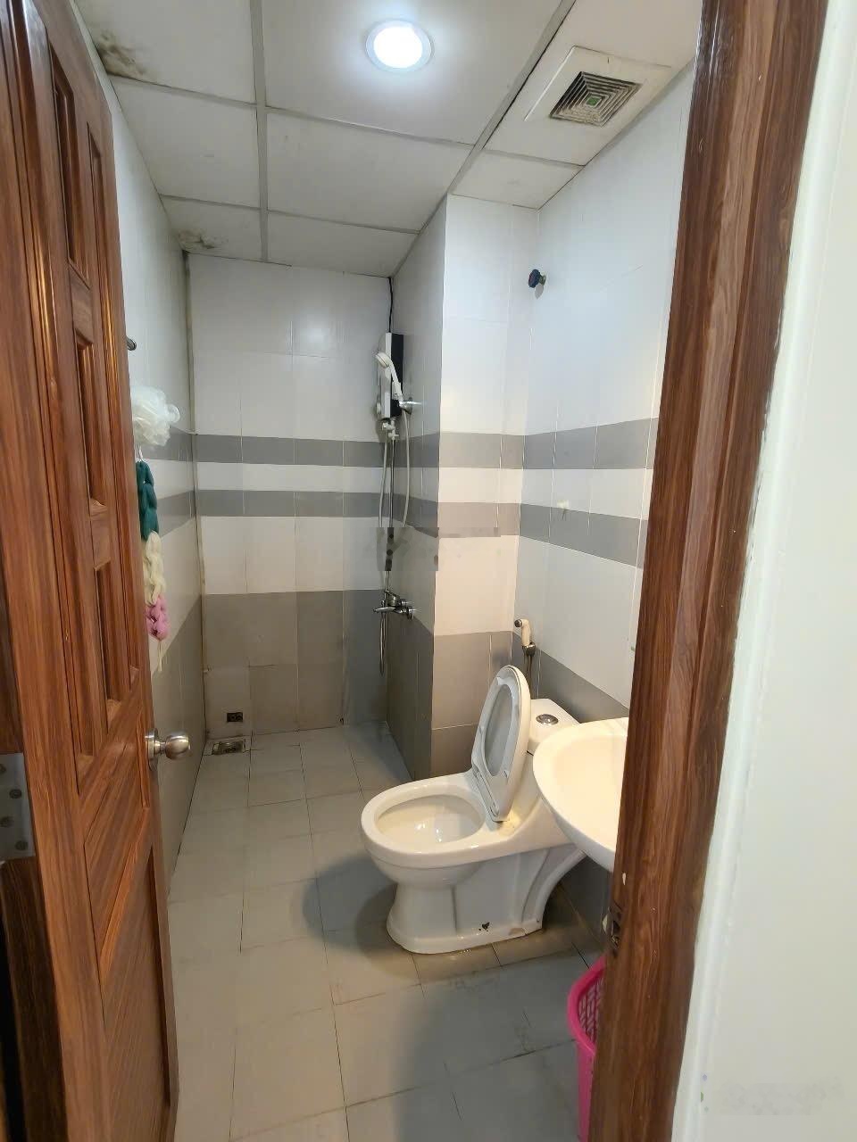 Cho thuê căn hộ Tô Ký Tower Q12, 61m2, 2PN-2WC, có nội thất, nhà sạch sẽ, giá 7tr/ tháng