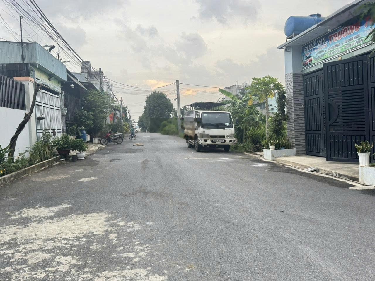 Bán nhà 1 trệt 1 lầu phường trảng dài 92m2 đường ô tô 10m