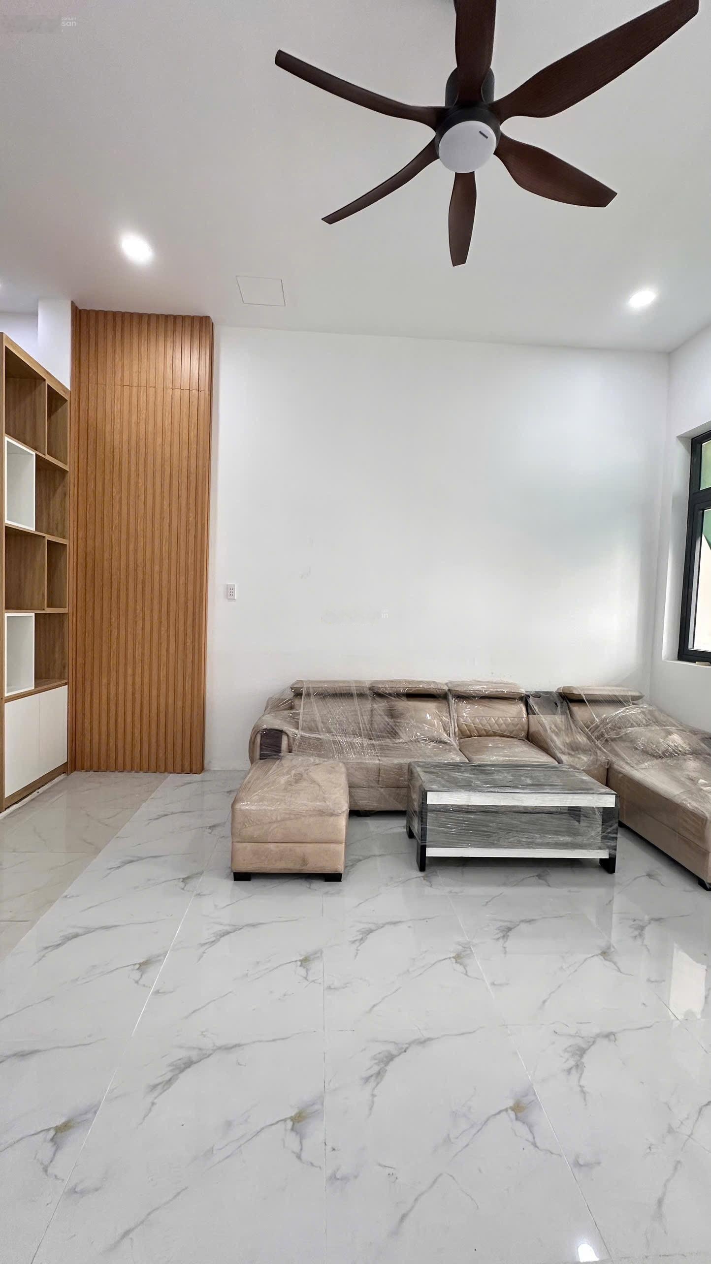 Bán nhà Bình chiểu sau chợ đầu mối thủ đức - DT 4.7m x 14.5m { sổ riêng hoàn công } - giá 4.6 tỷ