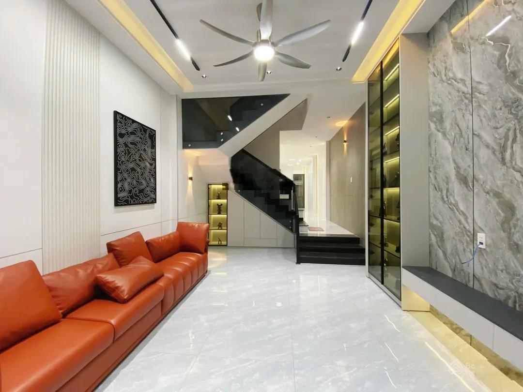 Bán nhà 3 tầng đẹp vip mặt tiền khu vực hòa cường, hải châu, giá chưa đến 9 tỷ