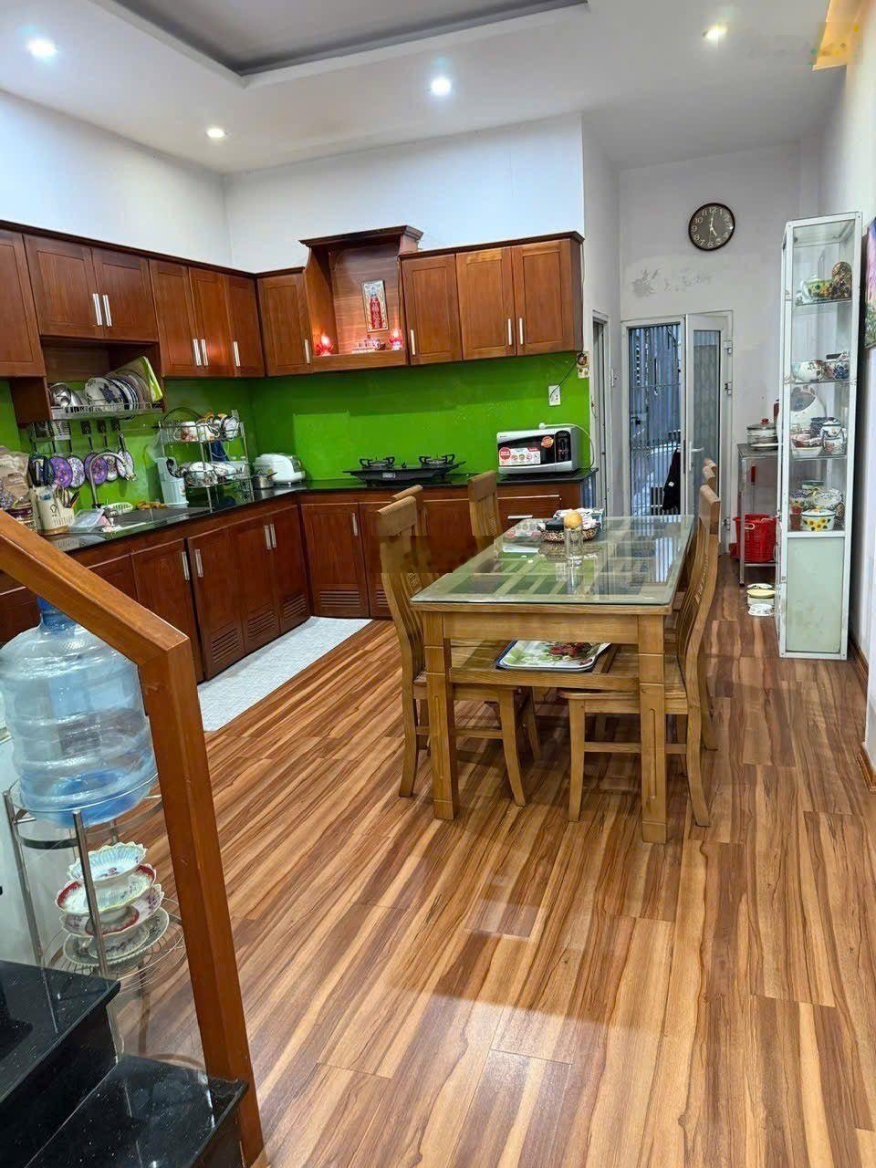 Bán nhà 3 tầng mặt tiền đường Bùi Thị Xuân