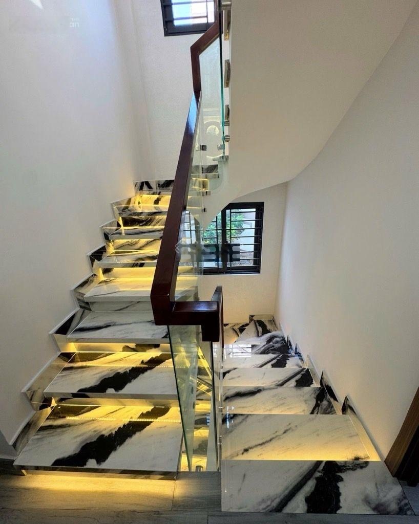 Lô góc 2 mặt hẻm xe hơi - Xóm Đất Quận 11 - 4 tầng BTCT mới đẹp - Tặng full nội thất - Nhỉnh 6 tỷ