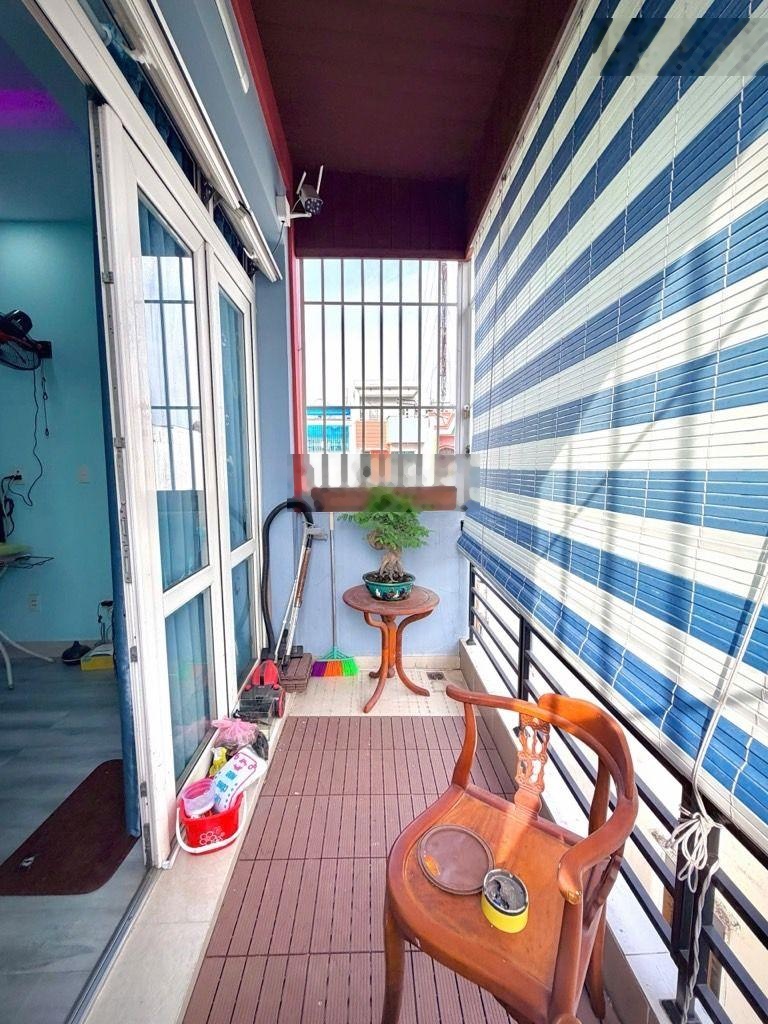 Nhà sát đường LÊ TRỌNG TẤN, sổ vuông A4, hẻm ba gác cách 1 căn ra ngay mặt tiền, gần ĐH Công Thương