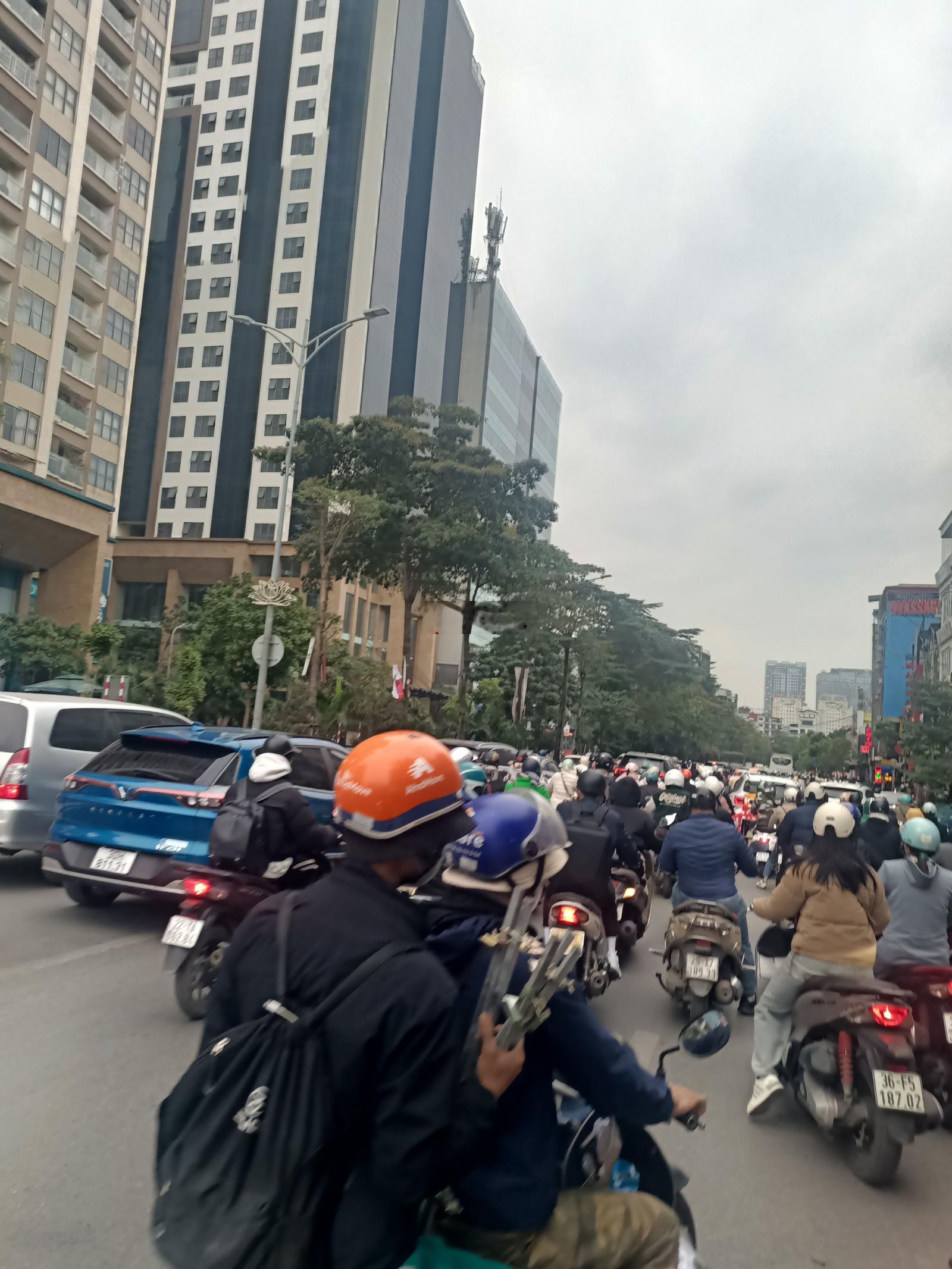 Bán đất Cầu Diễn 60m2, mt 8m ngõ thông ô tô - view hồ - 2 mặt thoáng tặng GPXD 8 tầng