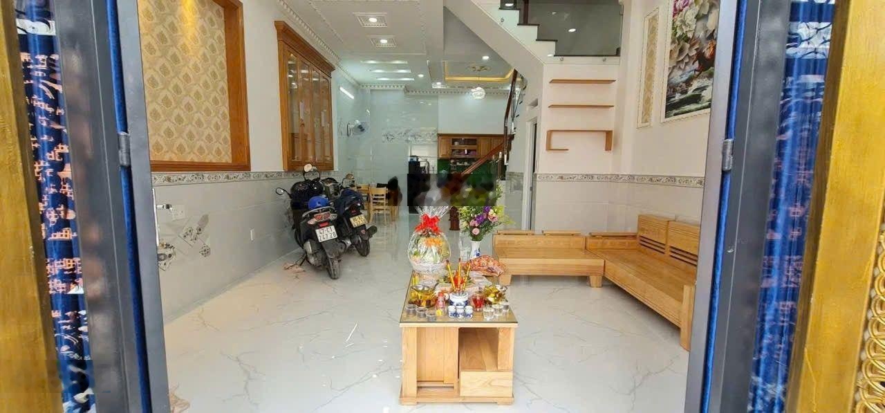 Nhà cho thuê có nôi thất giá 11tr, nhà 3,5 tấm. 4PN + sân thượng, 1 sẹc Liên Khu 4 - 5 BHHB