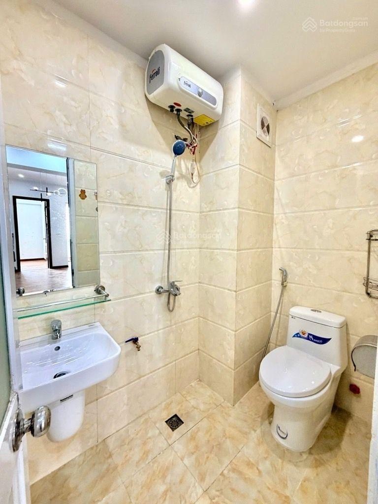 Bán căn hộ tòa CT1 KĐT Tp Giao Lưu Phạm Văn Đồng, 60m2, 6 tỷ, 2 PN, 2WC, Sổ đỏ, Full nội thất đẹp.