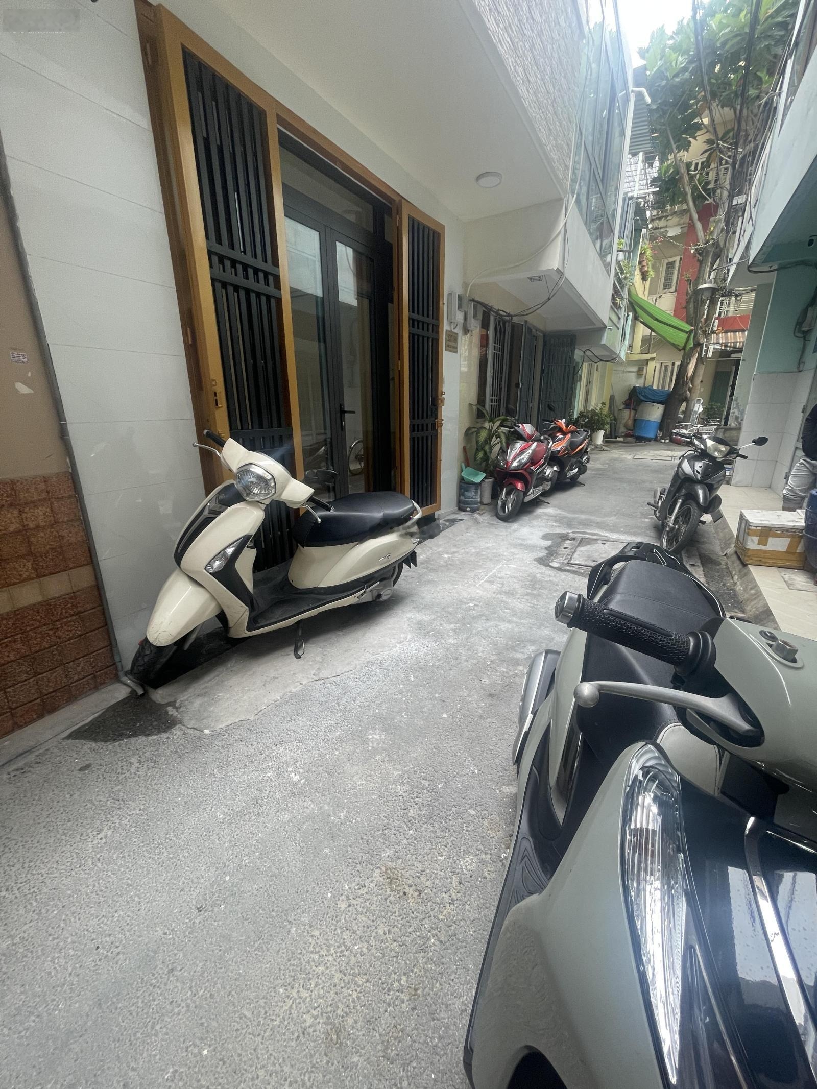 Quận tân phú hoà bình tô hiệu luỹ bán bích