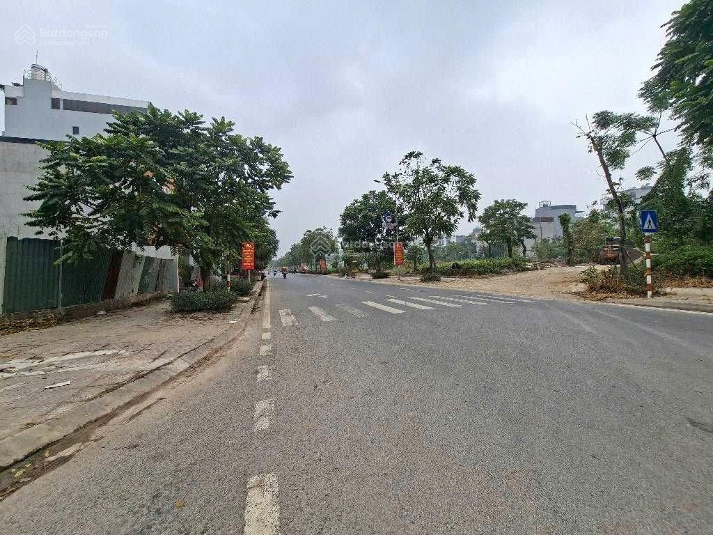 Bán Đất TĐC Phố Cổ Linh -Trần Đăng Khoa: DT 90m2- MT5m , Đường Ôtô Chạy Quanh Đất.Gía thỏa thuận.