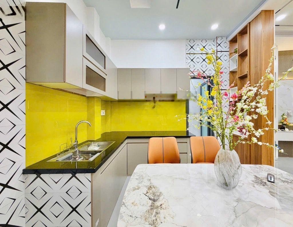 Nhà mới đón tết full nội thất sát mặt tiền ngang 4,3m nở hậu 3pn giá 4.85 tỷ