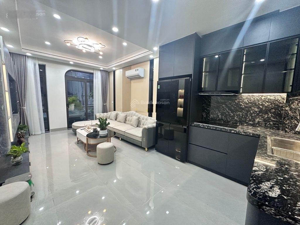 Bán nhà Tân Mai, ô tô vào nhà, 6 tầng thang máy, DT 38m2 giá 9.5 tỷ, ngõ thông kinh doanh